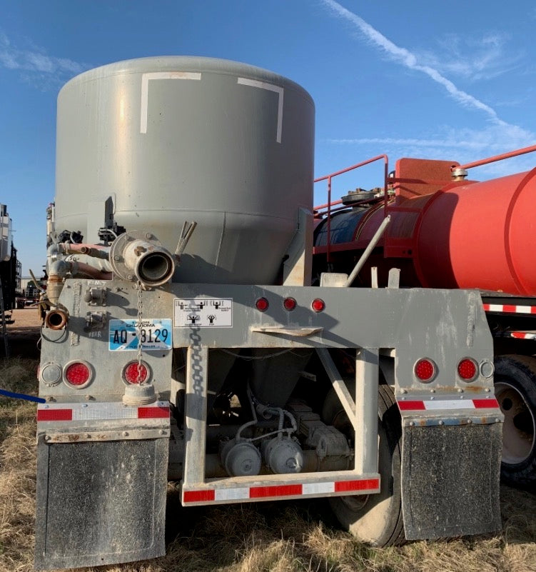 (SOLD) 660 cu ft Cement Bulk Trailer
